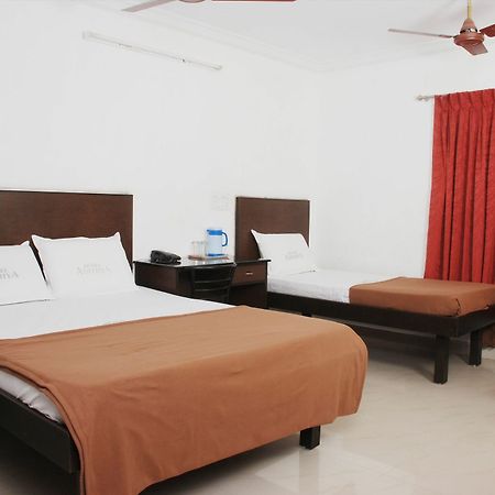 Hotel Adithya Chennai Bagian luar foto