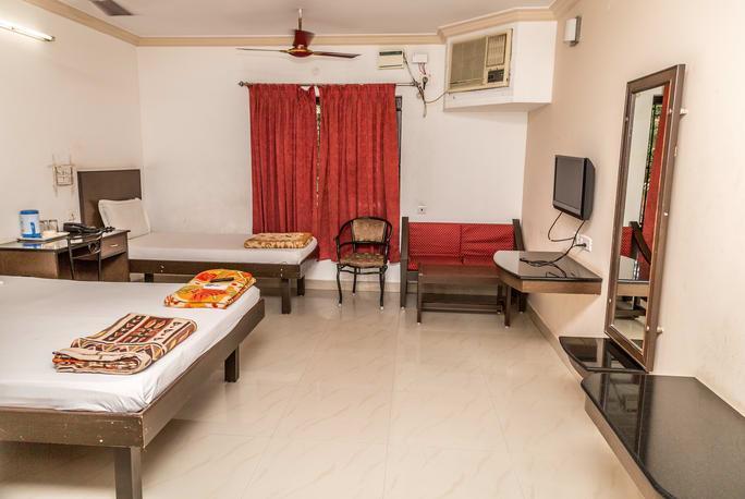 Hotel Adithya Chennai Bagian luar foto