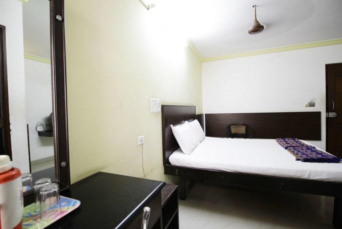 Hotel Adithya Chennai Bagian luar foto