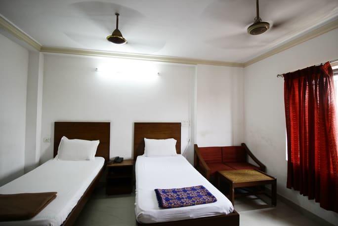 Hotel Adithya Chennai Bagian luar foto