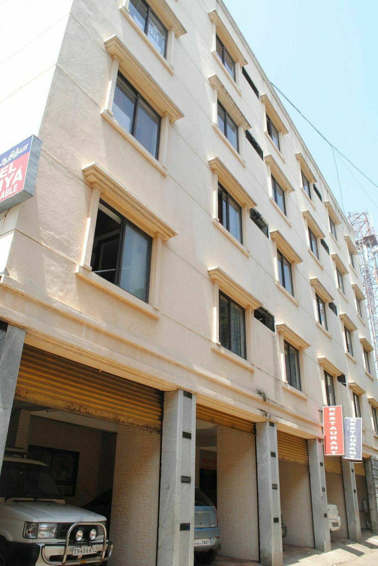 Hotel Adithya Chennai Bagian luar foto